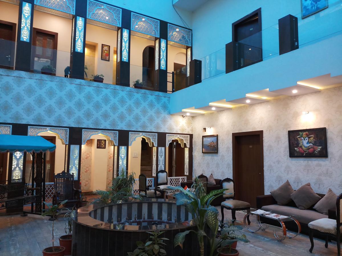 Dwivedi Hotels Sri Omkar Palace Varanasi Exterior foto