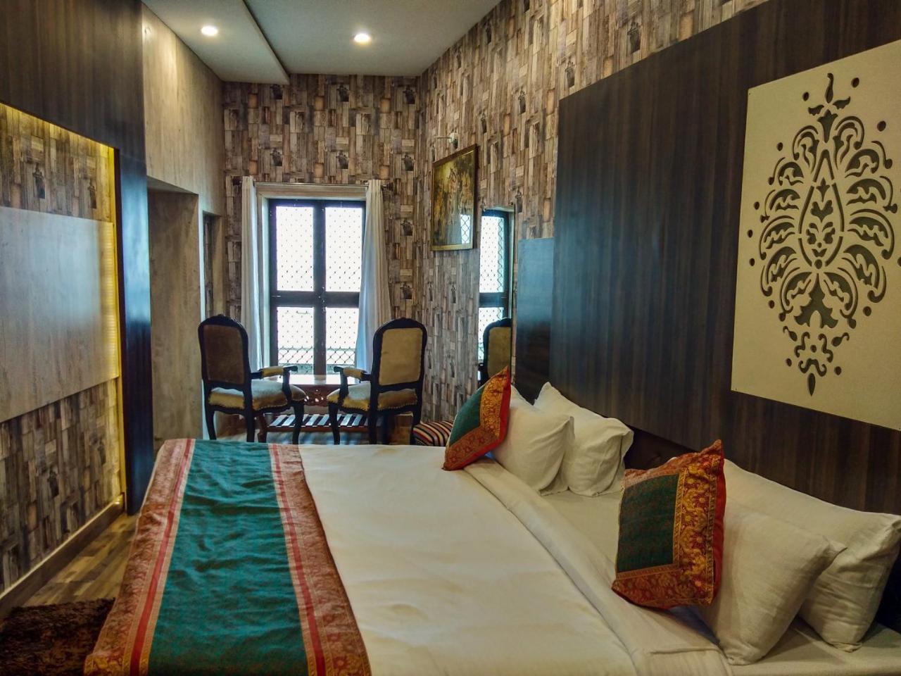 Dwivedi Hotels Sri Omkar Palace Varanasi Exterior foto