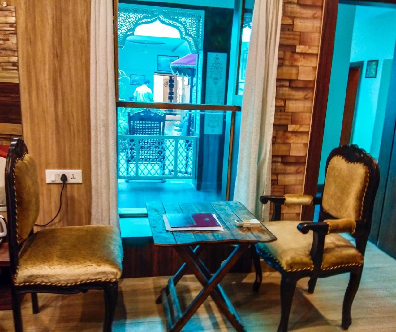 Dwivedi Hotels Sri Omkar Palace Varanasi Exterior foto