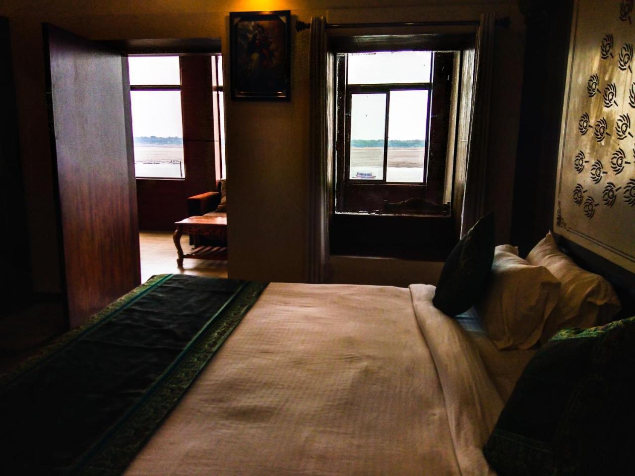 Dwivedi Hotels Sri Omkar Palace Varanasi Exterior foto